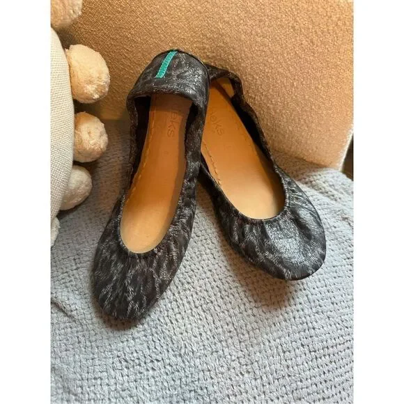 NWOT Tieks Limited Edition Snow Leopard Black Gray Ballet Black Friday Flat  Sz